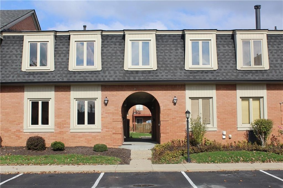 1152 Canterbury Square N, Indianapolis, IN 46260 - photo 1