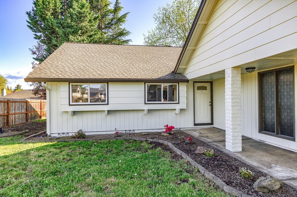 610 Hopkins Rd, Central Point, OR 97502 - photo 1