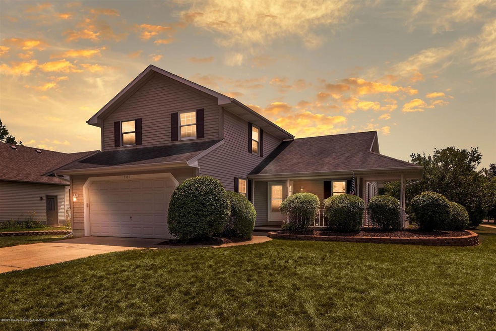 01-5905MacMillan Way-WindowStill-Re