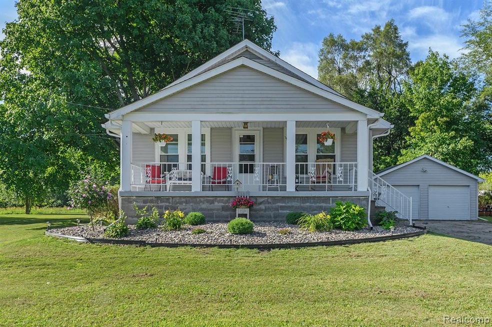 9304 E Potter Rd, Davison, MI 48423 - photo 1