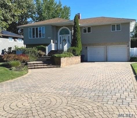 14 Farmstead Rd, ComMacK, NY 11725 - photo 1