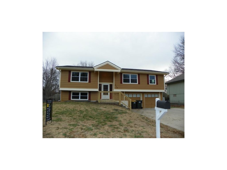 312 Highland Rd, Lansing, KS 66043 - photo 1