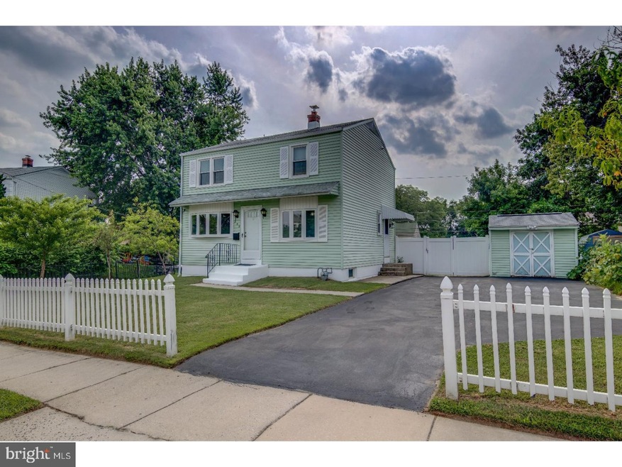 246 W Roland Rd, Brookhaven, PA 19015 - photo 1