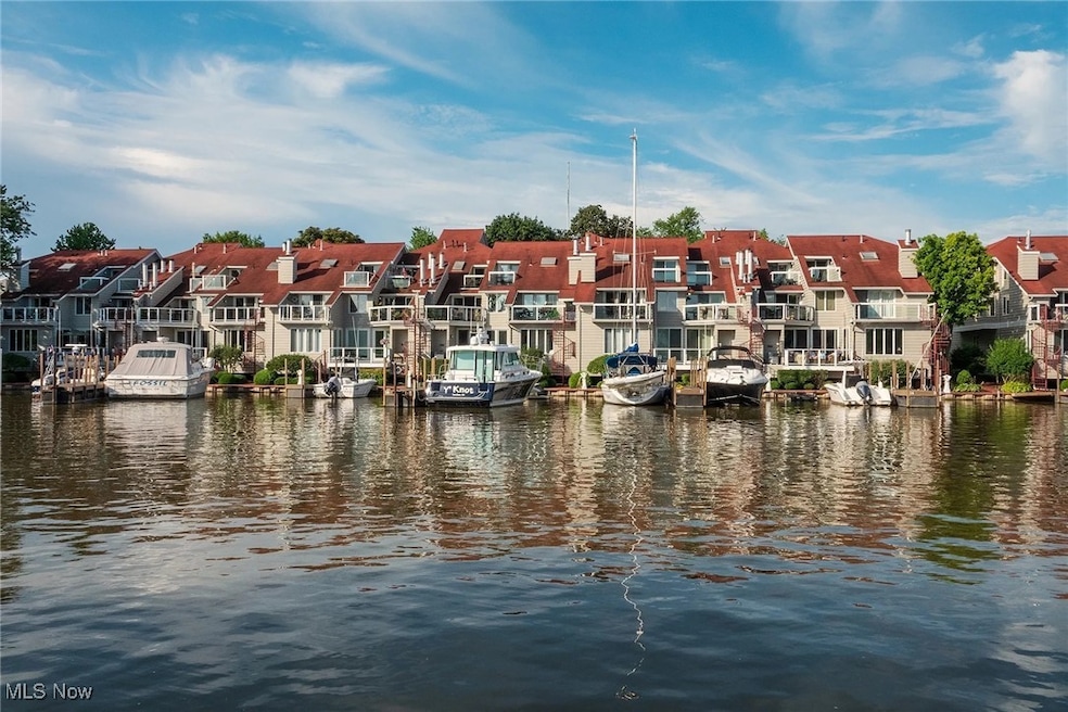 623 Main St, Vermilion, OH 44089 - photo 1