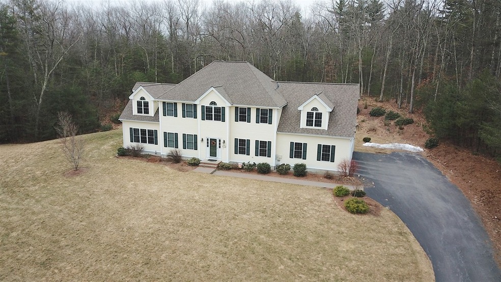 274 Hall St, Dunstable, MA 01827 - photo 1