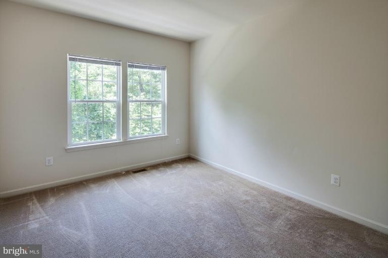 7130 Daniel John Dr unit 17, Elkridge, MD 21075 - photo 1