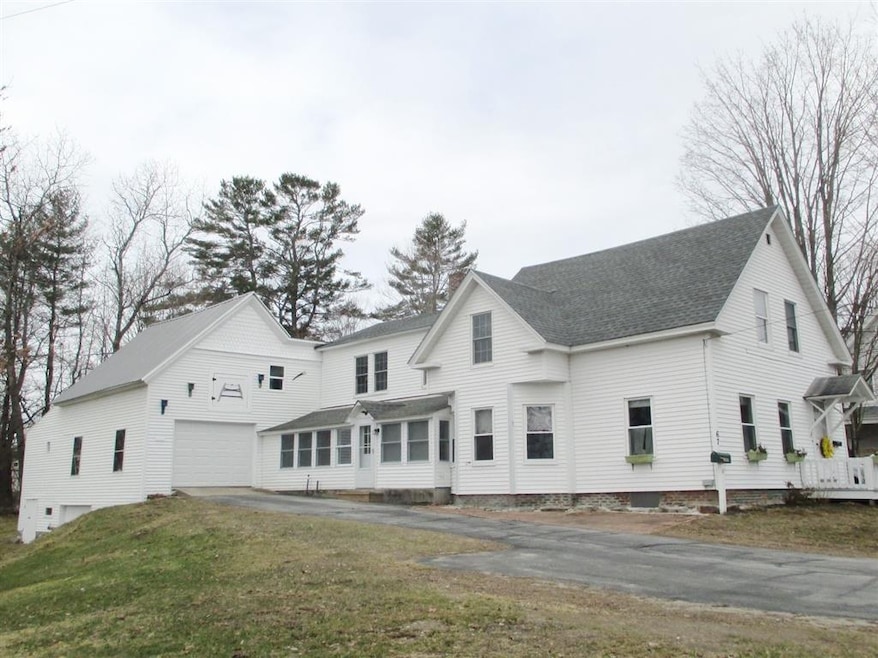 67 Pine St, Littleton, NH 03561 - photo 1