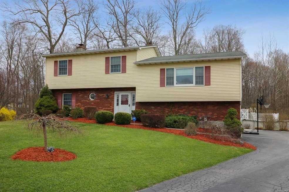 6 Norman Ct, Wappingers Falls, NY 12590 - photo 1