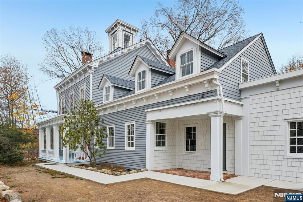 For Sale $999,000 • Co-Listing Agent