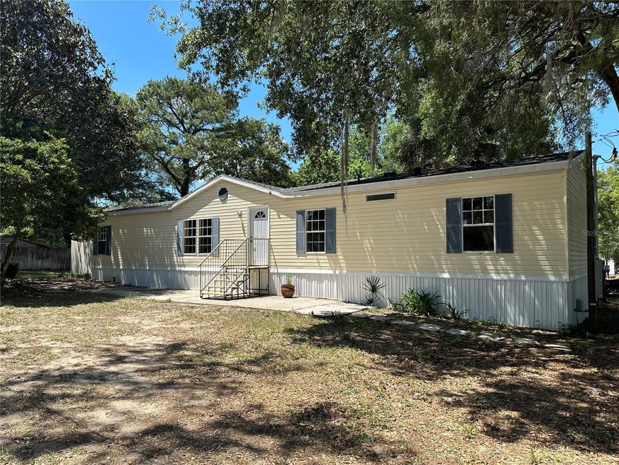 102 Third St, Lady Lake, FL 32159 | MLS# MFROM657754