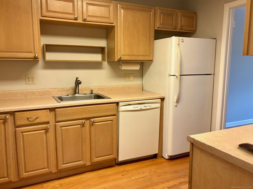 1730 State St unit 203, Hamden, CT 06517 - photo 1