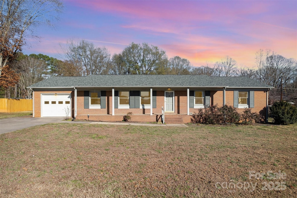 830 S Magnolia St, Mooresville, NC 28115 - photo 1