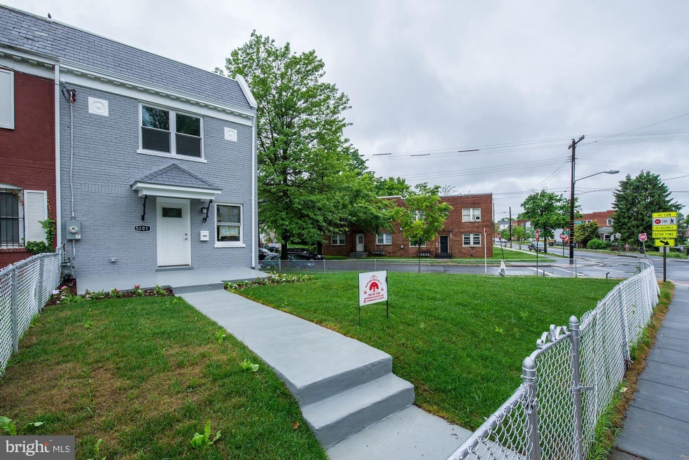 5301 Central Ave SE, Washington, DC 20019 - photo 1