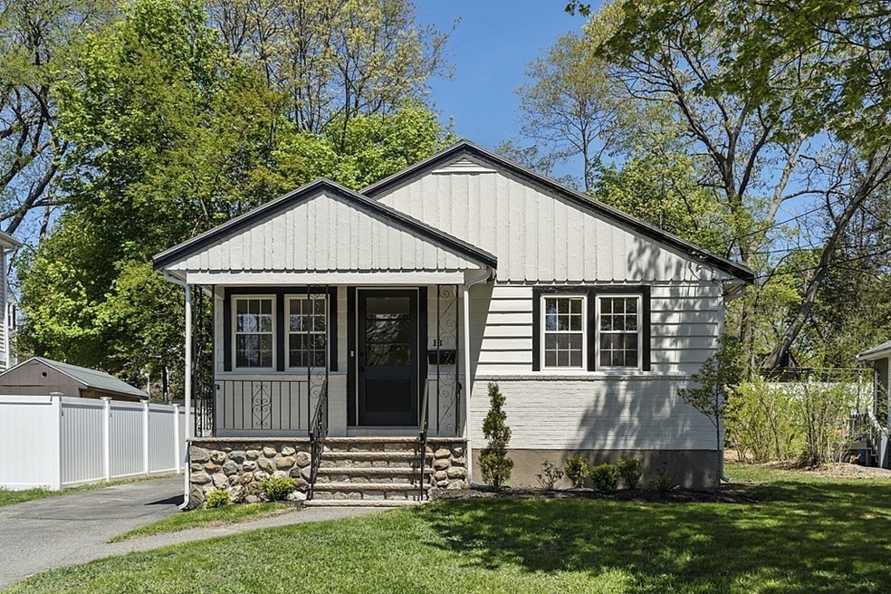 16 Davis St, Saugus, MA 01906 - photo 1