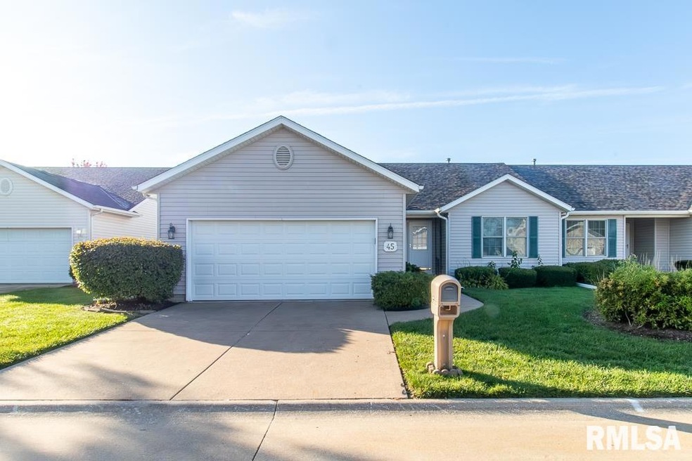 5200 Villa Dr unit 45, Davenport, IA 52806 - photo 1