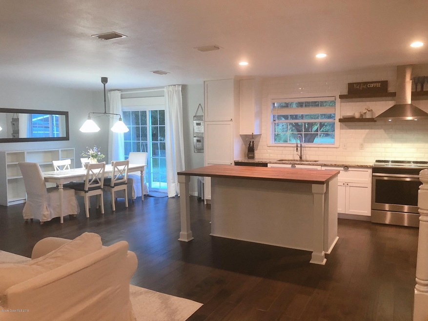 Kitchen Dining Area