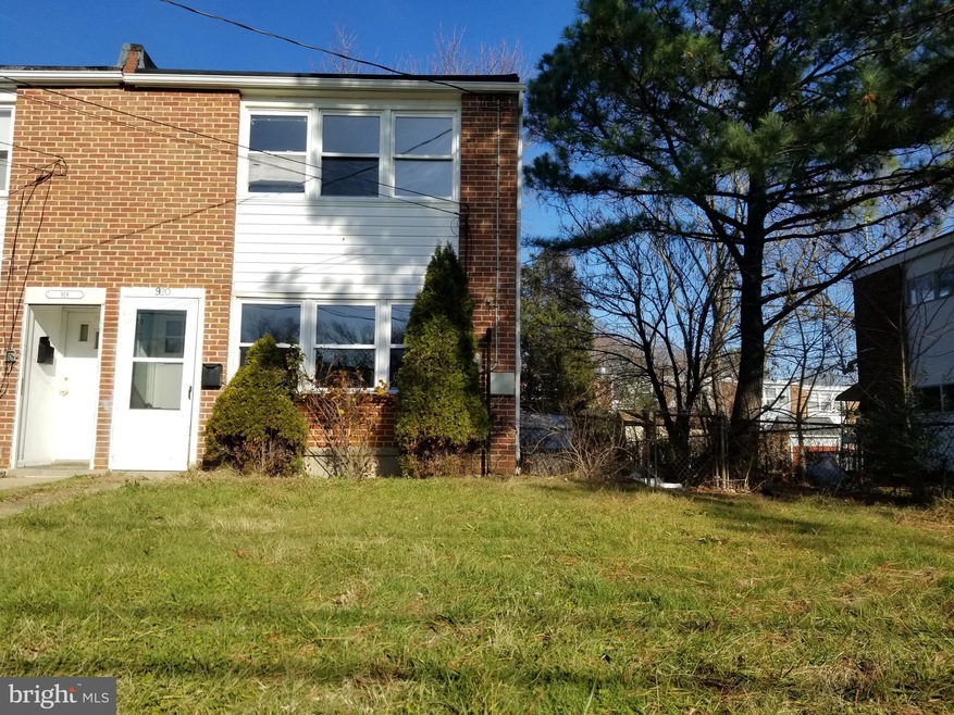 920 Imperial Ct, Halethorpe, MD 21227 - photo 1