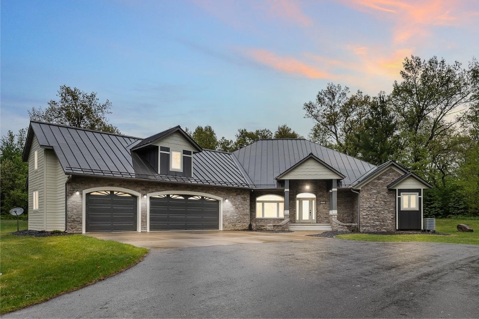 6858 6th St, Stevens Point, WI 54482 - photo 1