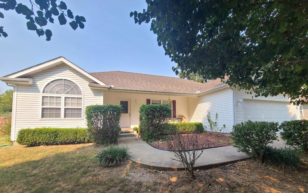 122 Schimm Circle Dr, Carl Junction, MO 64834 - photo 1