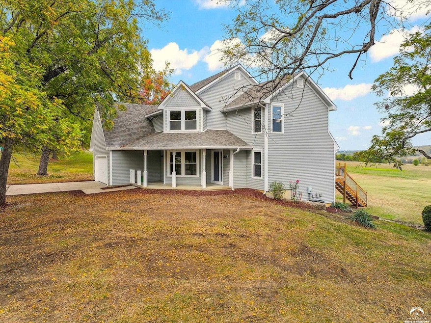 820 E 1000 Rd, Lawrence, KS 66047 - photo 1