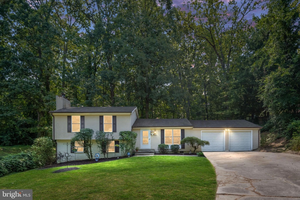 18332 Cato Ct, Triangle, VA 22172 - photo 1