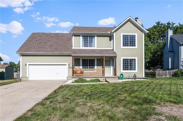 21798 S Roosevelt St, Spring Hill, KS 66083 - photo 1