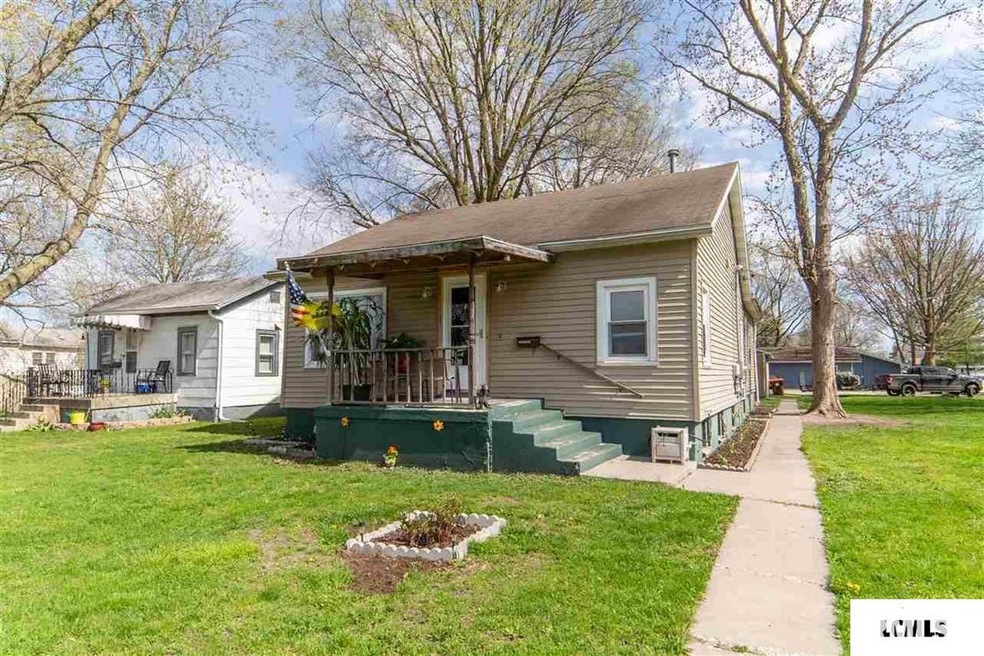 310 N Sheridan St, Lincoln, IL 62656 - photo 1