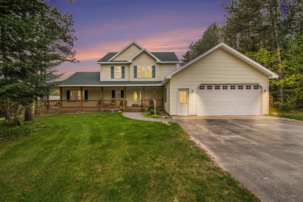 For Sale $915,000