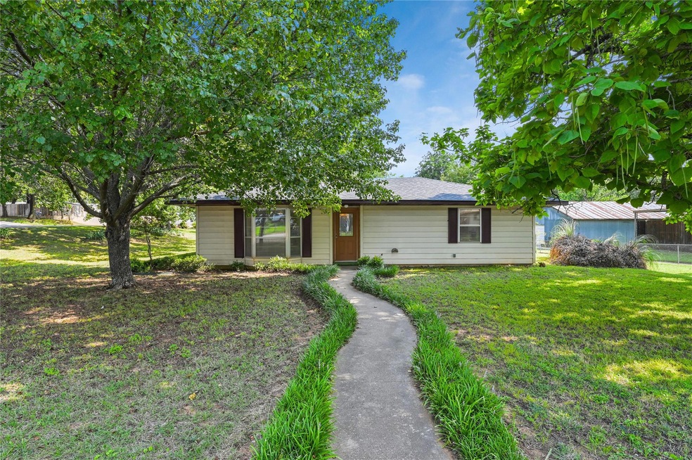 1000 Thatcher St, Denison, TX 75020 - photo 1