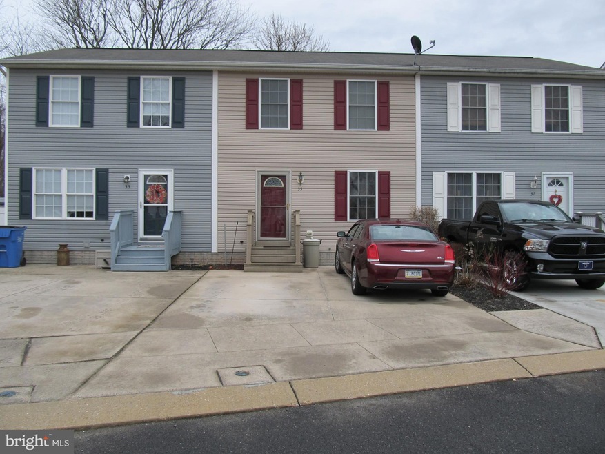 35 Red Bird Ln unit 2, Gettysburg, PA 17325 - photo 1