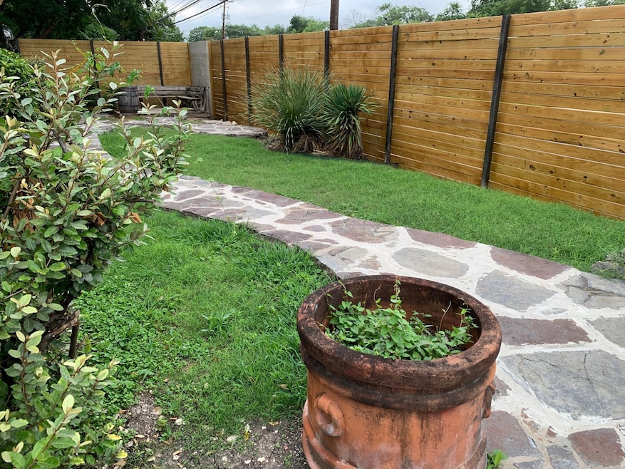 For Rent $1,350/month