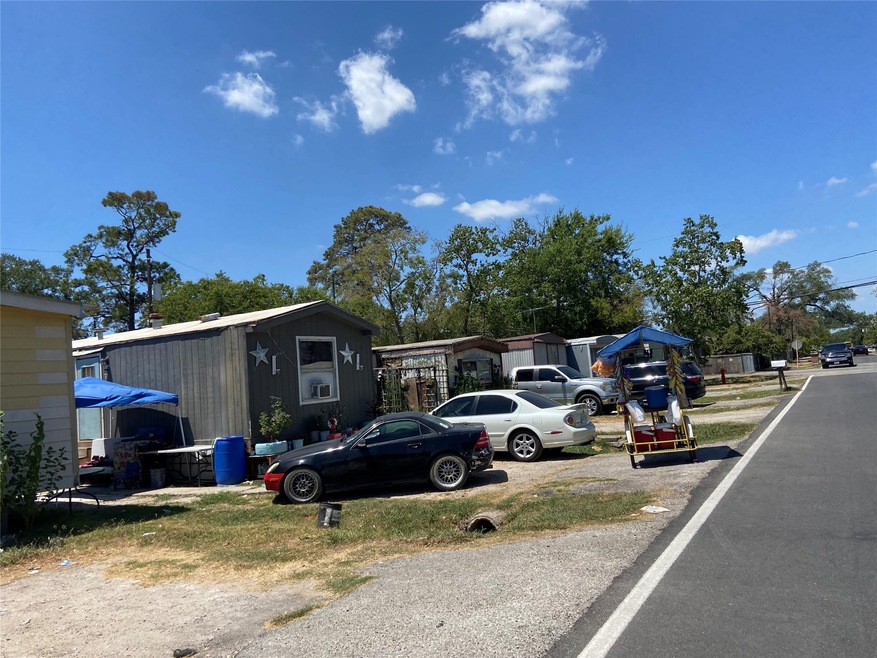 14002 Eagle Pass St unit 5, Houston, TX 77015 - photo 1