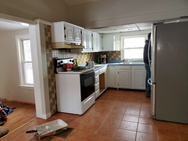 29 Swan Ave, Bedford, NH 03110 - photo 1