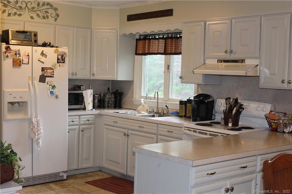 72 Francis St, Willimantic, CT 06226 - photo 1