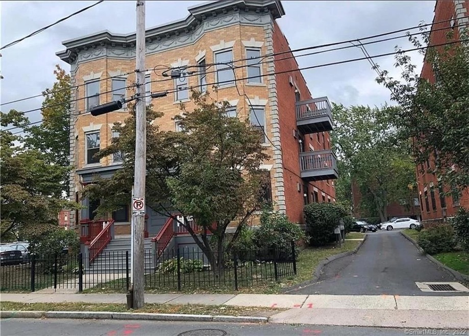 56 Atwood St unit 3b, Hartford, CT 06105 - photo 1