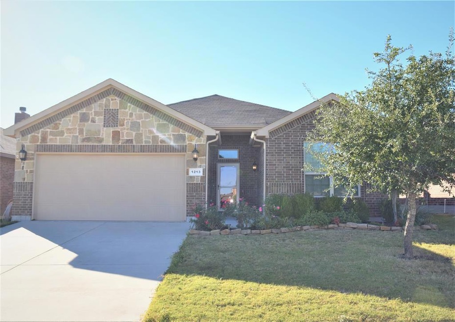 1213 Glen Ct, Weatherford, TX 76087 - photo 1