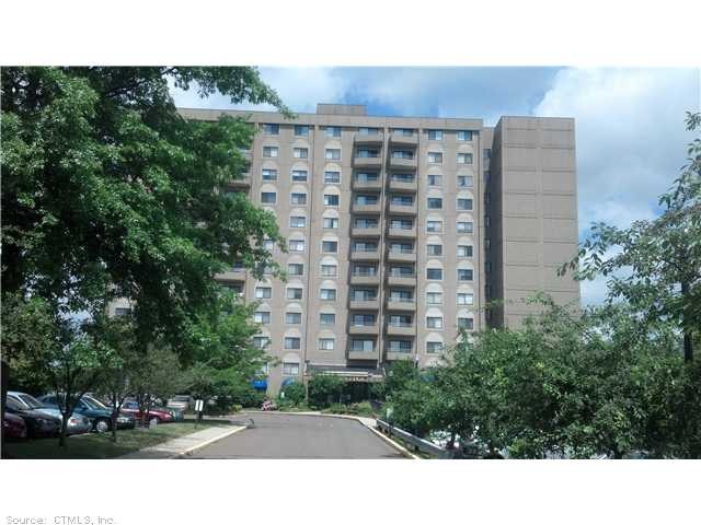 Exterior Front. Riversedge has it all...River view