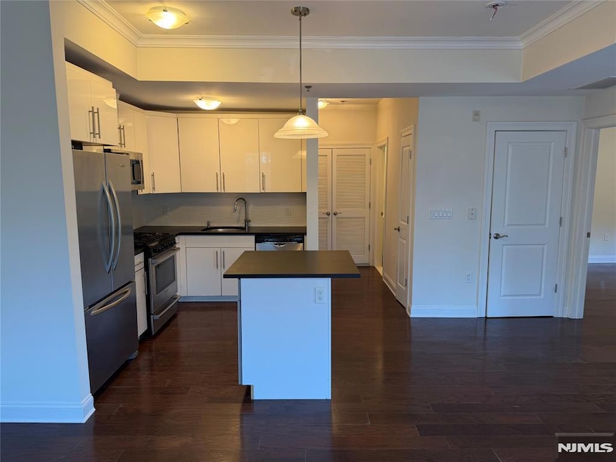 2001 Hudson Terrace unit 305, Fort Lee, NJ 07024 - photo 1