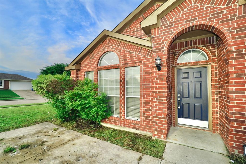 100 S Rolling Meadows Dr, Wylie, TX 75098 - photo 1