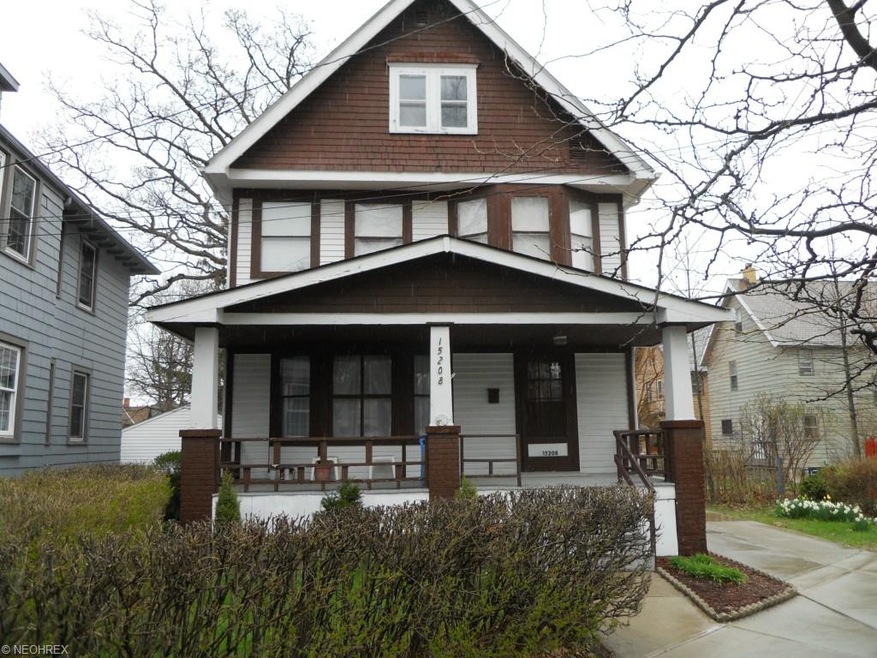 Great front porch on 15208 Hilliard Rd.