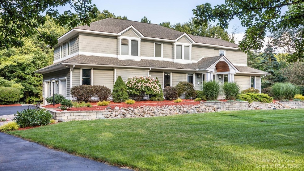 2740 Bent Tree Dr, Dexter, MI 48130 - photo 1