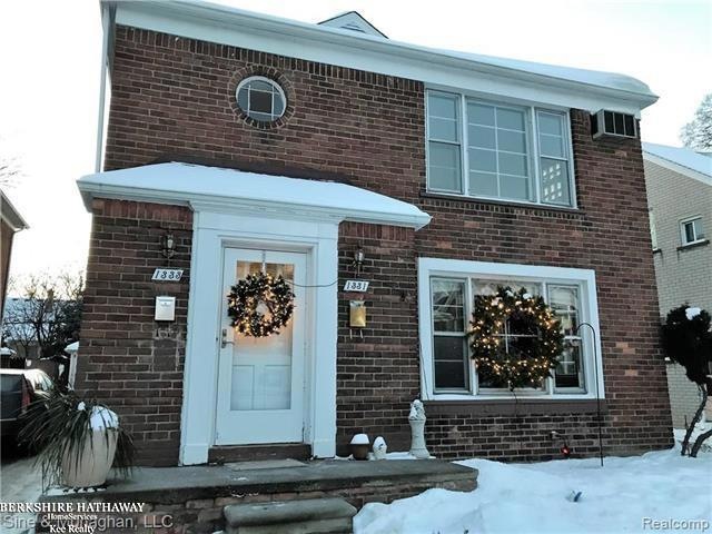 1333 Somerset Ave, Grosse Pointe Park, MI 48230 - photo 1