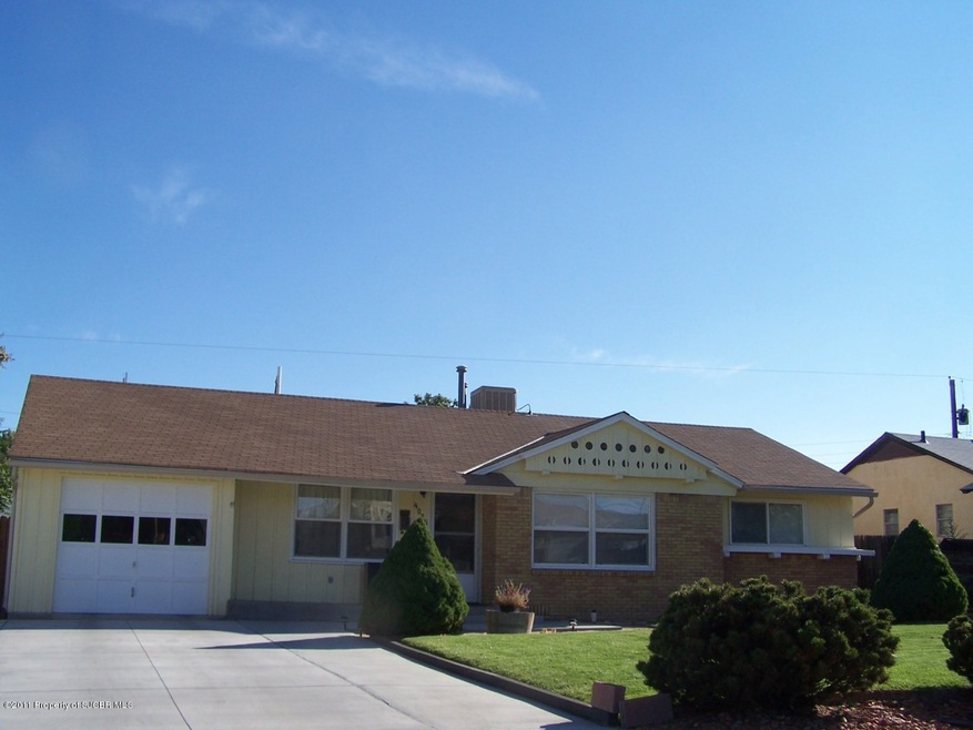 4025 E Douglas St, Farmington, NM 87402 - photo 1