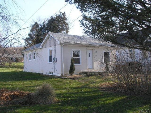 311 Williams Ave, Walnutport, PA 18088 - photo 1