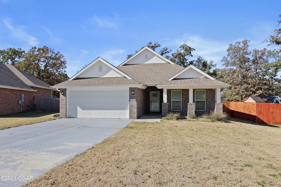 722 Kara Ln, Carl Junction, MO 64834 - photo 1