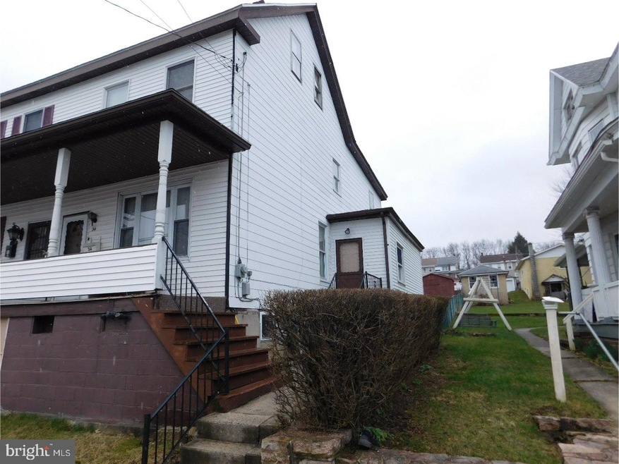 34 W High St, Coaldale, PA 18218 - photo 1