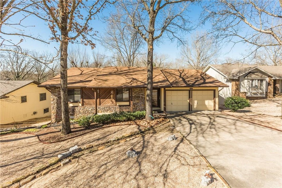 32 Knighton Dr, Bella Vista, AR 72715 - photo 1