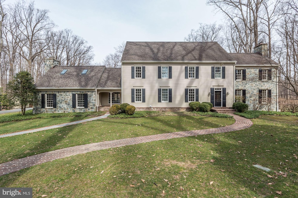 8609 Stirrup Ct, Potomac, MD 20854 - photo 1