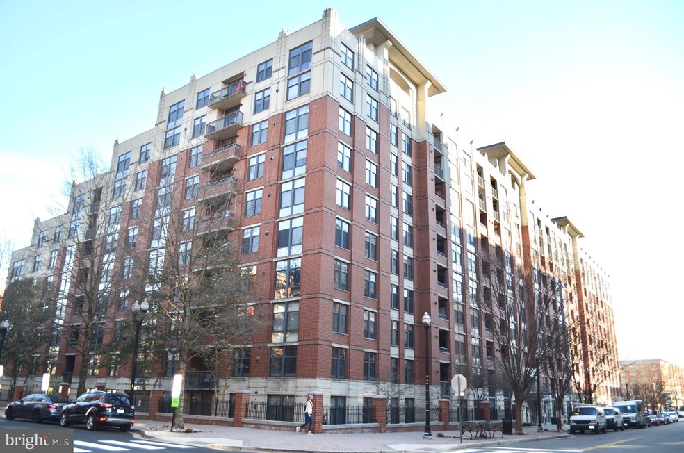 Clarendon 1021 unit 1048, Arlington, VA 22201 - photo 1