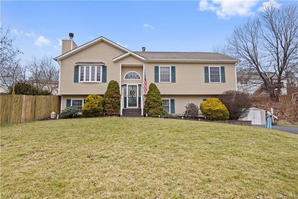 17 Interlochen Pkwy, Monroe, NY 10950 - photo 1